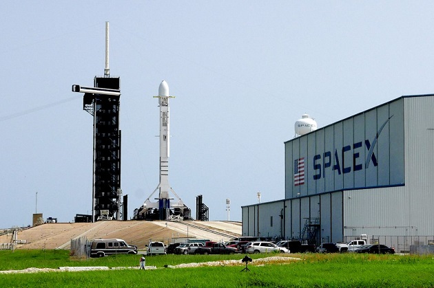 SpaceX to target space customers