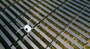 Figure 2: Solar panel inspection is achieved with far great efficiency and speed by DMI drones. Using a hydrogen fuel cell drone equipped with a common camera and a thermographic camera, the image of a power plant on a site of about 20MW was obtained by just two automatic grid flights. When performing the same mission using a battery-powered drone, more than six battery replacements are required.
